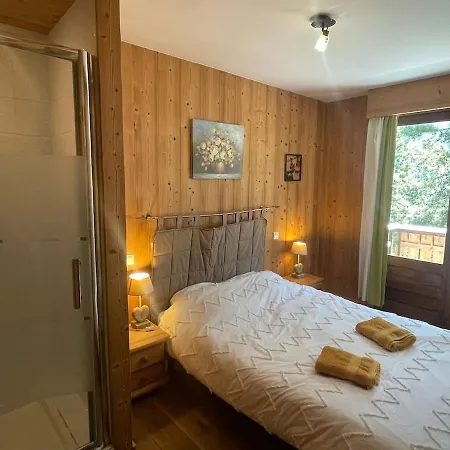 Spacious 2 Bedroom With Terrace Center 아파트 *